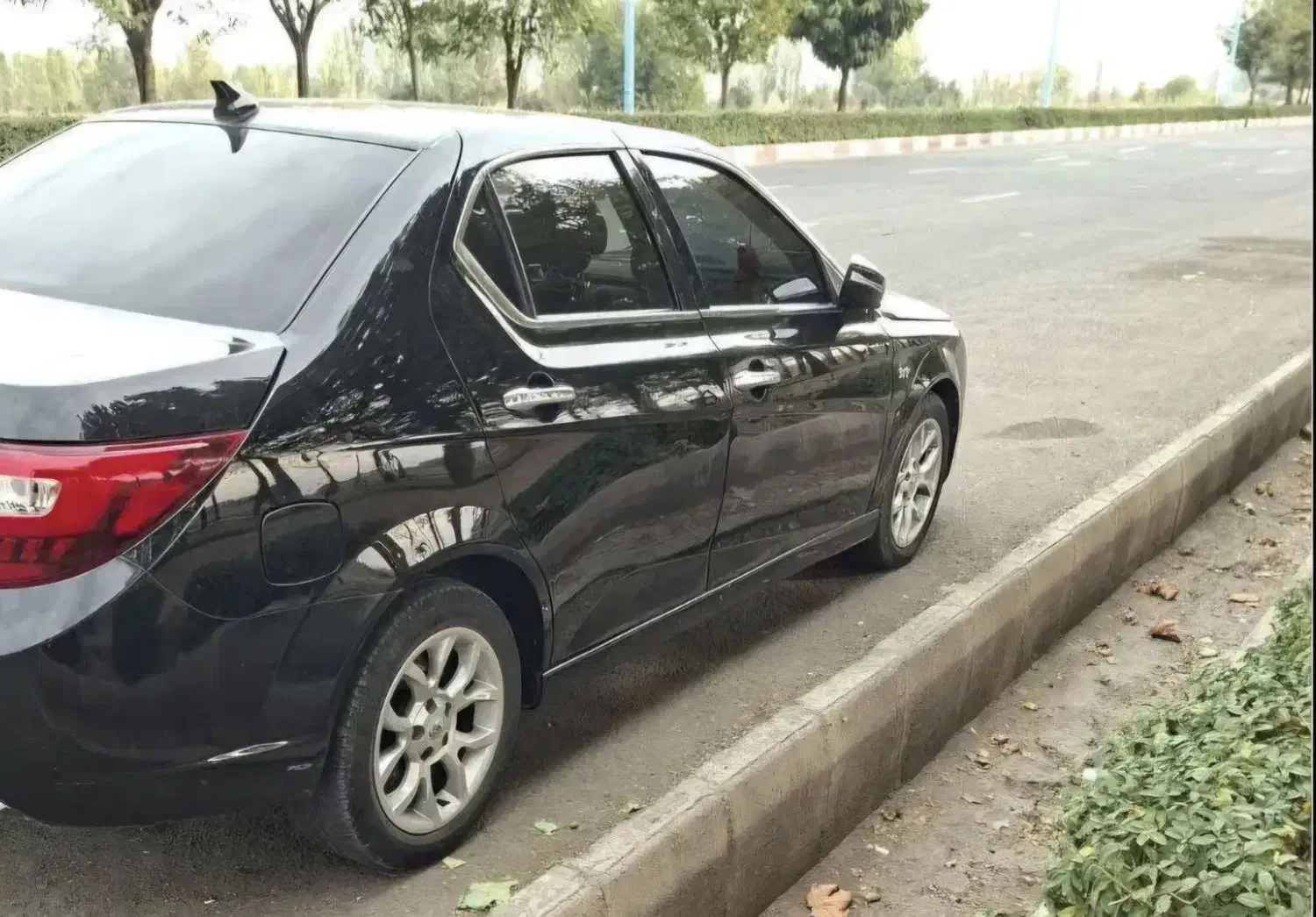 دنا پلاس مشکی آپشنال اتوماتیک|خودرو سواری و وانت|بروجن, |دیوار