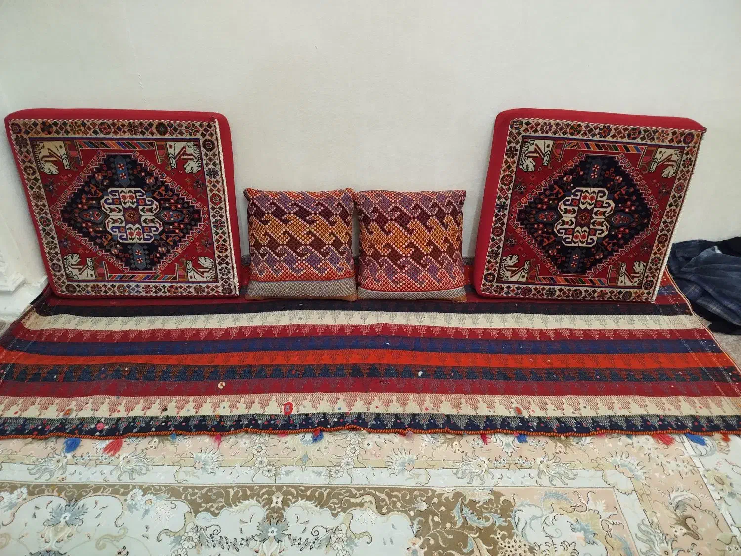 گلیم و پشتی سنتی|گلیم، جاجیم، گبه|شیراز, درکی|دیوار