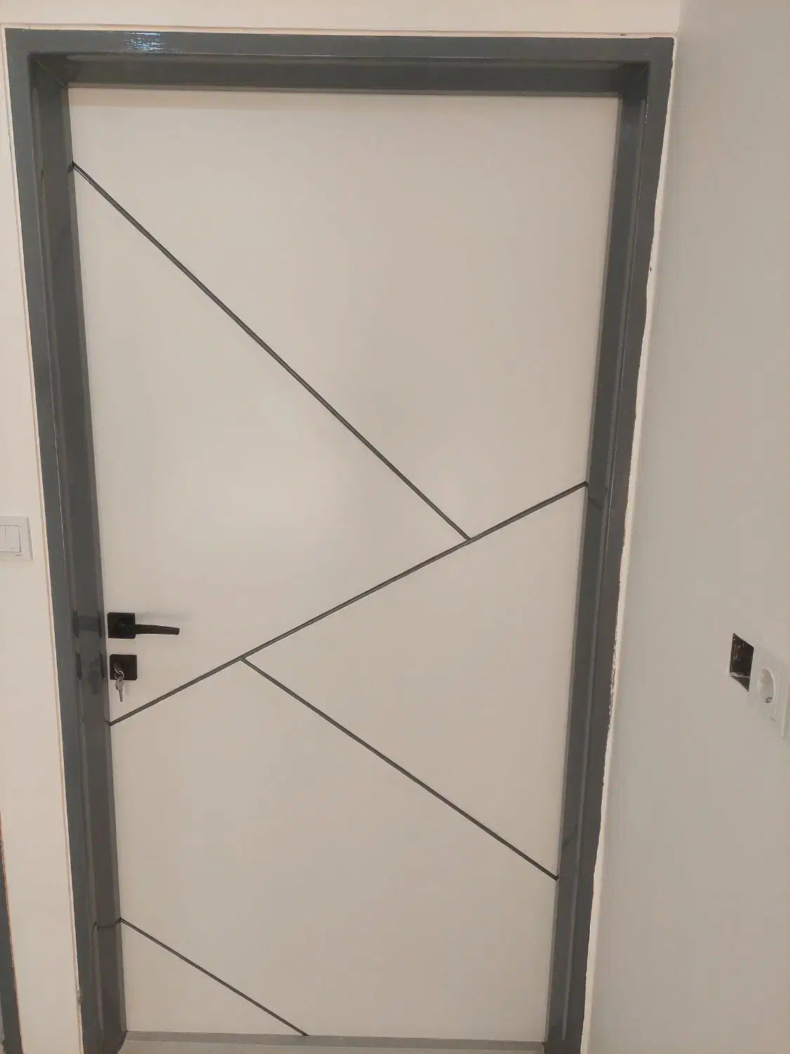 نصب انواع درب و چهار چوب چوبی|خدمات پیشه و مهارت|یزد, |دیوار