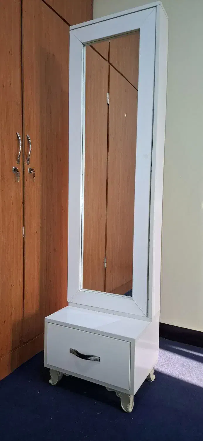 میزآرایش وآینه قدی وزیر تلویزیون|بوفه، ویترین، کنسول|اهواز, کوروش|دیوار