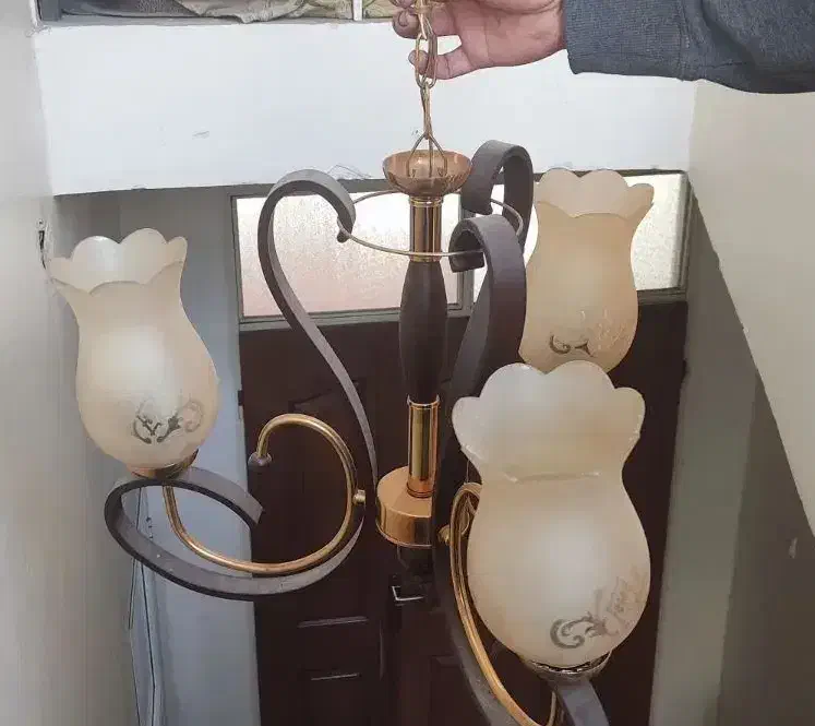 لوستر سه شاخه چوبی|لوستر و چراغ آویز|تبریز, |دیوار