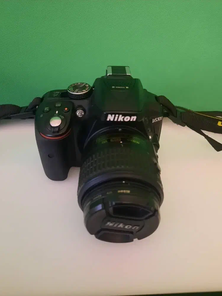 نیکون ۵۳۰۰|دوربین عکاسی و فیلم‌برداری|رشت, معلم|دیوار