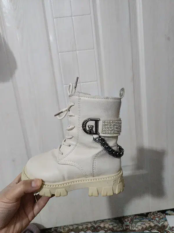 بوت یا چکمه|کیف، کفش، کمربند|چناران, |دیوار