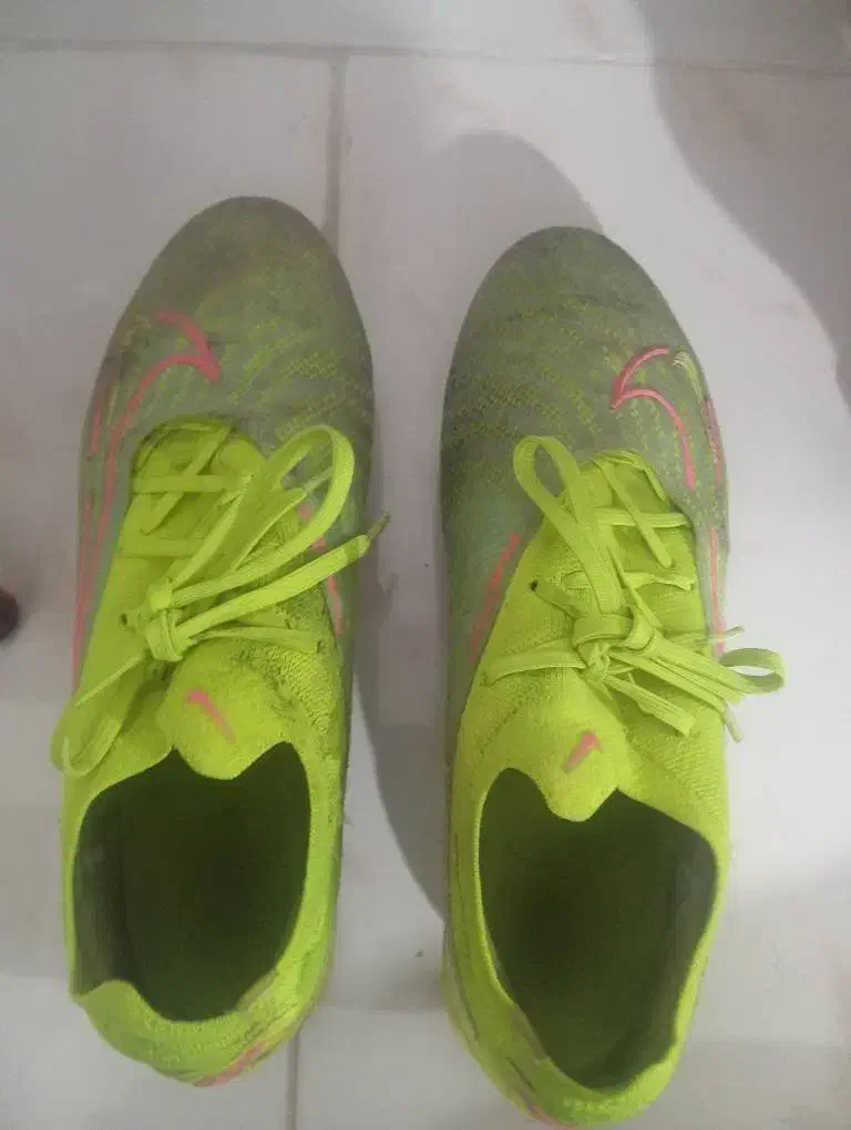 کفش استوک فوتبال|کیف، کفش، کمربند|هشتگرد, فاز ۱ مهستان|دیوار