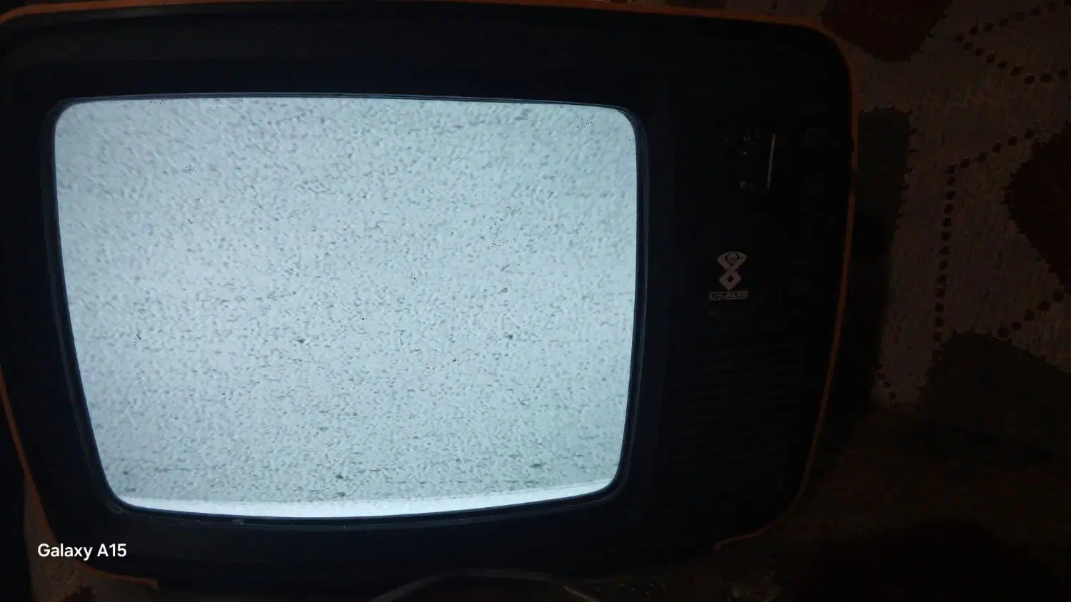 تلویزیون سیاه سفید قدیمی  سالم|تلویزیون و پروژکتور|تالش, هشتپر|دیوار