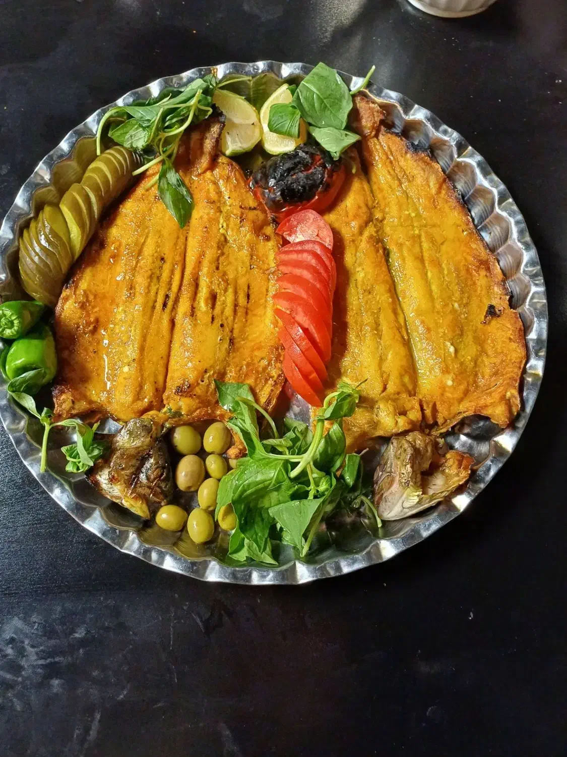 به چند نفر نیرو نیازمندیم برای رستوران|استخدام خدمات فروشگاه و رستوران|تبریز, |دیوار
