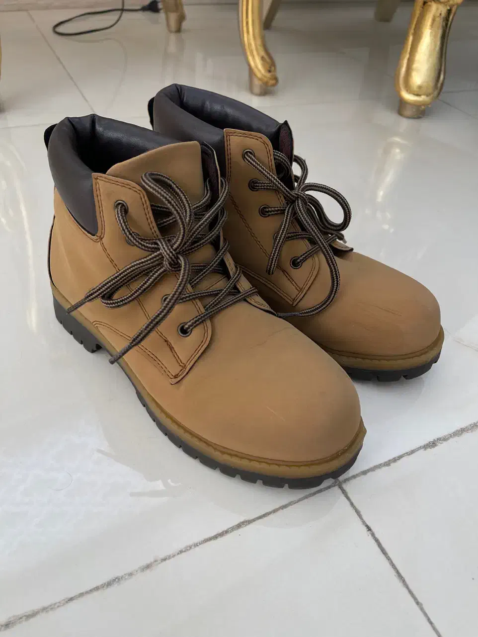 پوتین|کیف، کفش، کمربند|اردبیل, |دیوار