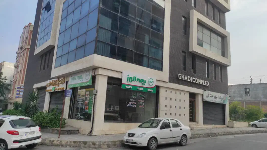 مغازه تجاری دو نبش کوچه دادگستری|اجارهٔ مغازه و غرفه|آمل, |دیوار