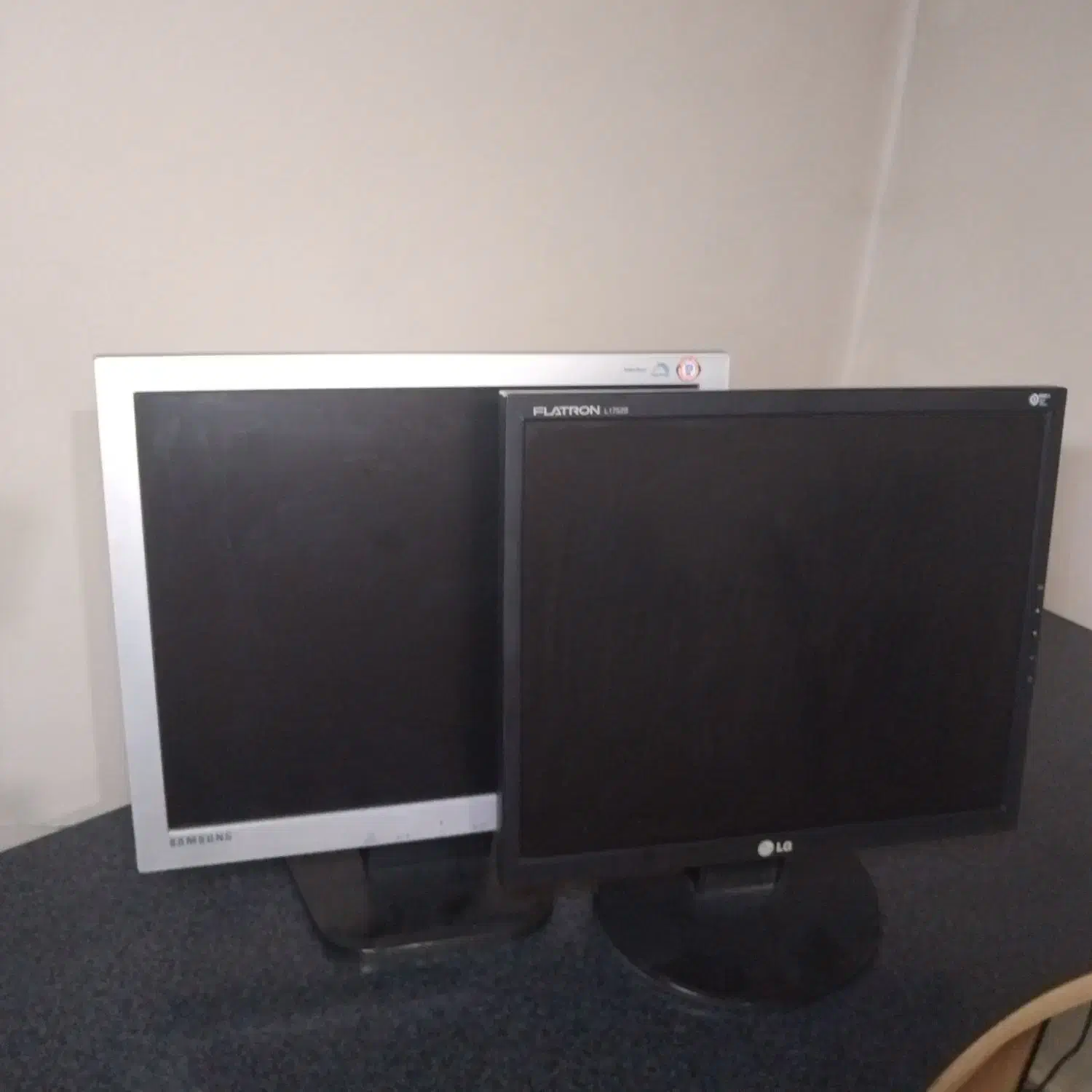 مانیتور ال جی و سامسونگ ۱۷ اینج|قطعات و لوازم جانبی رایانه|کرج, بنیاد|دیوار