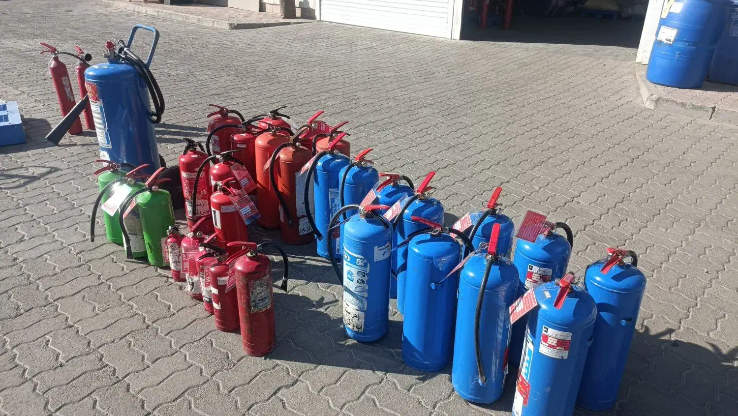 فروش و شارژ انواع کپسول های آتش نشانی|خدمات پیشه و مهارت|صفادشت, |دیوار