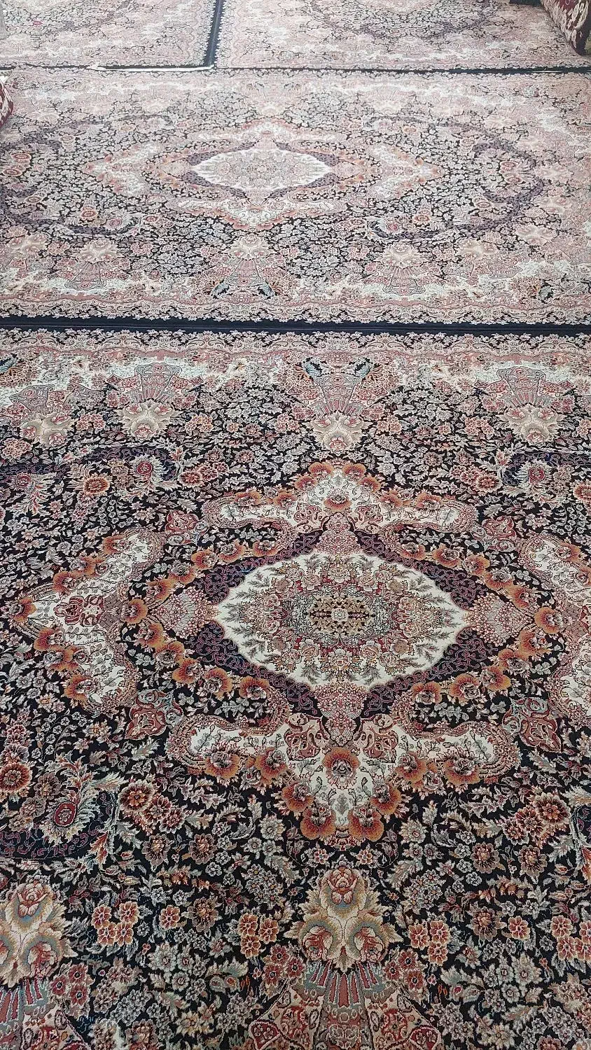 یک تخته فرش ۶ متری ۷۰۰ شانه تراکم ۳ هزار نگین مشهد|فرش|سنندج, |دیوار