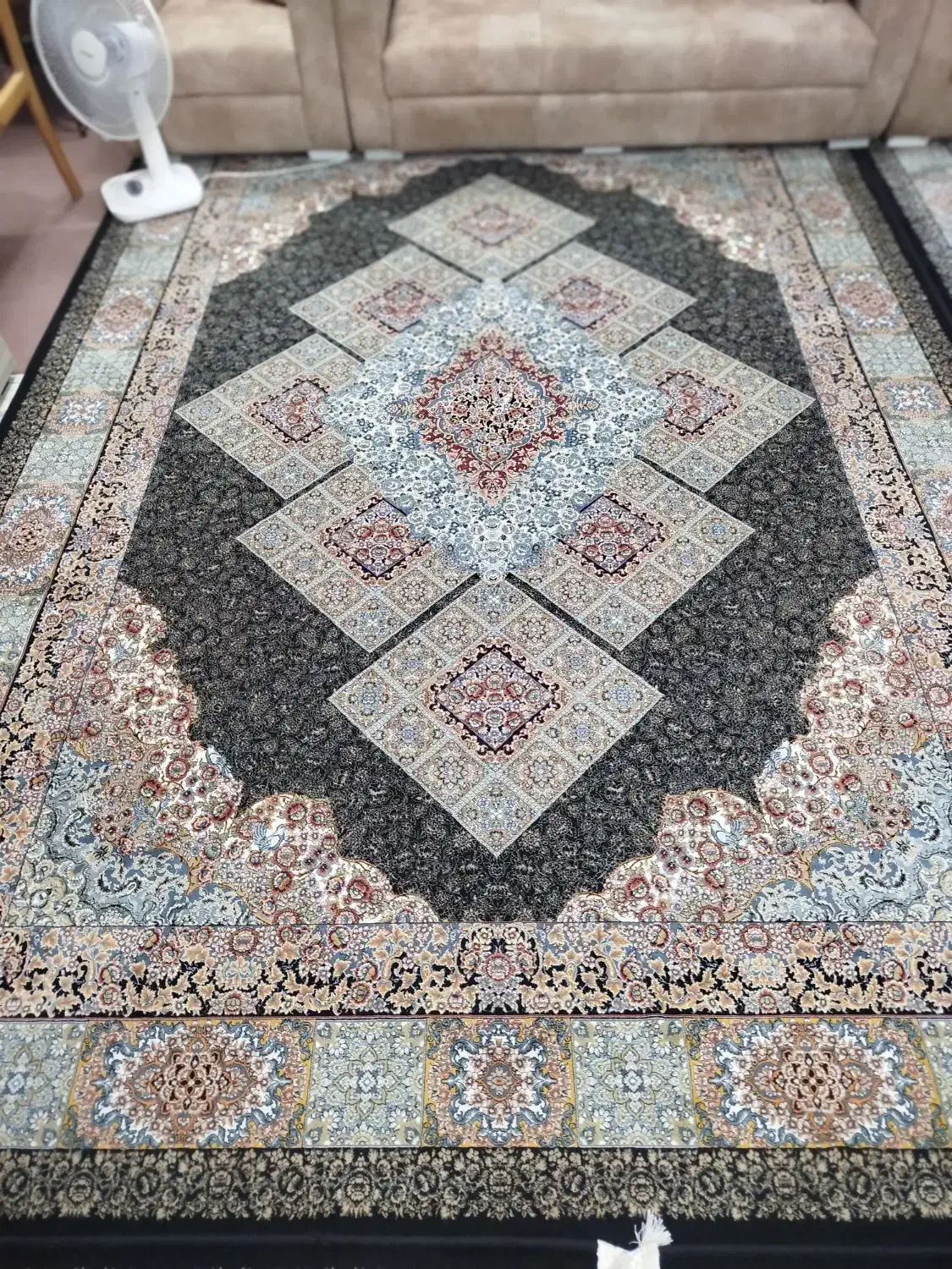 فرش ۱۰۰۰شانه نخ اکرولیک|فرش|رودسر, |دیوار