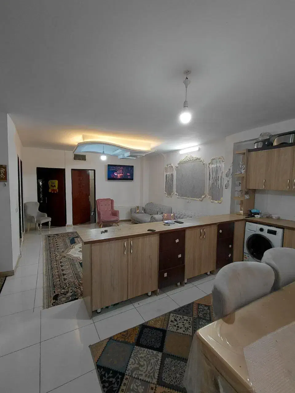 ۸۶ متر کریمی شیشه چی پارکینگ بی مزاحم|فروش آپارتمان|مشهد, شهید مطهری|دیوار