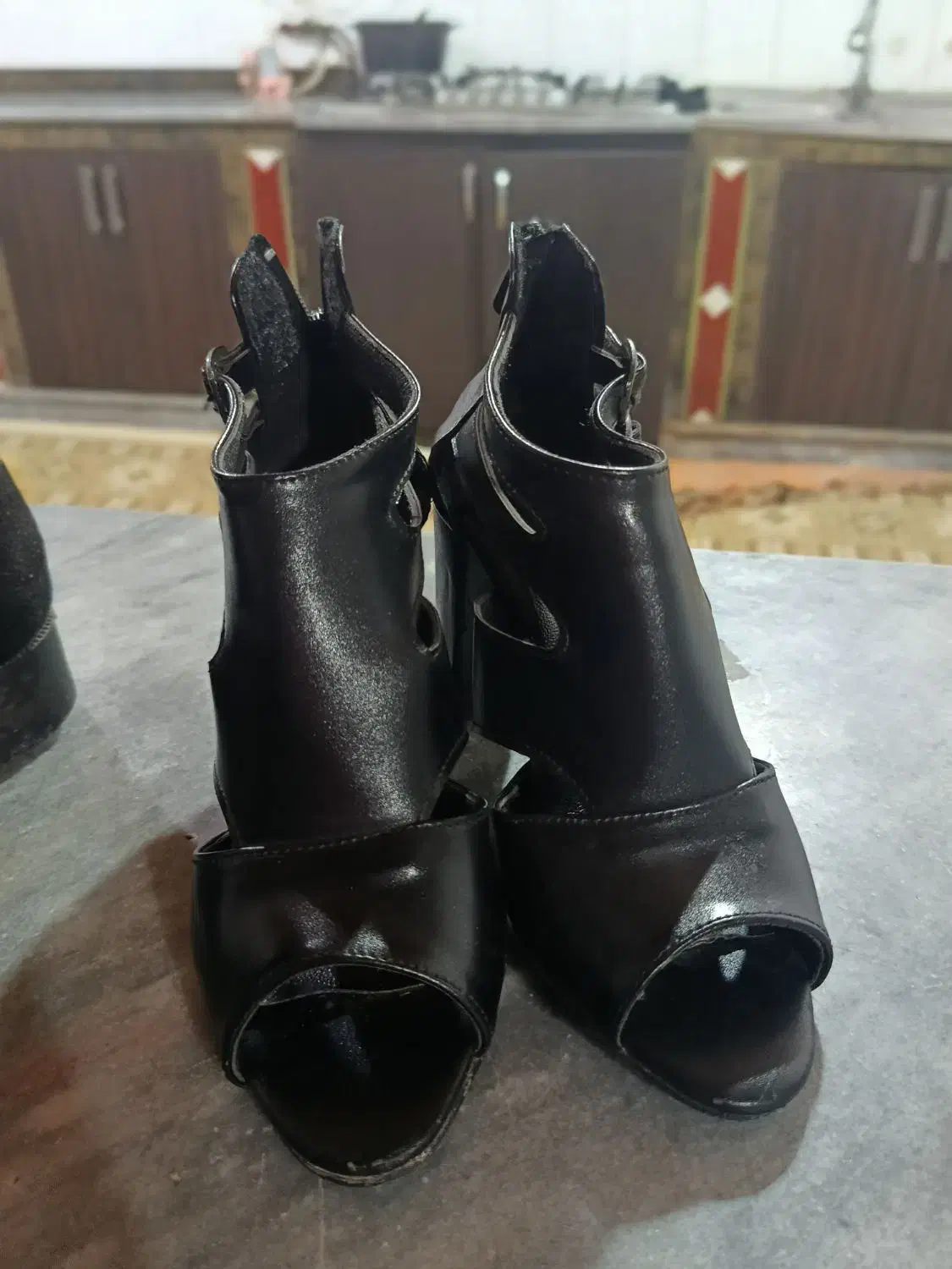 850|کیف، کفش، کمربند|تالش, هشتپر|دیوار