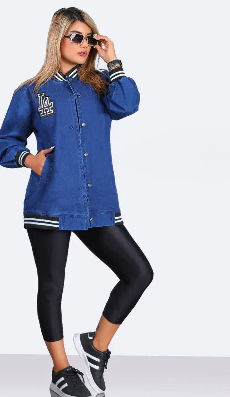 کت لی اسپرت|لباس|رباط‌کریم, رباط‌کریم|دیوار