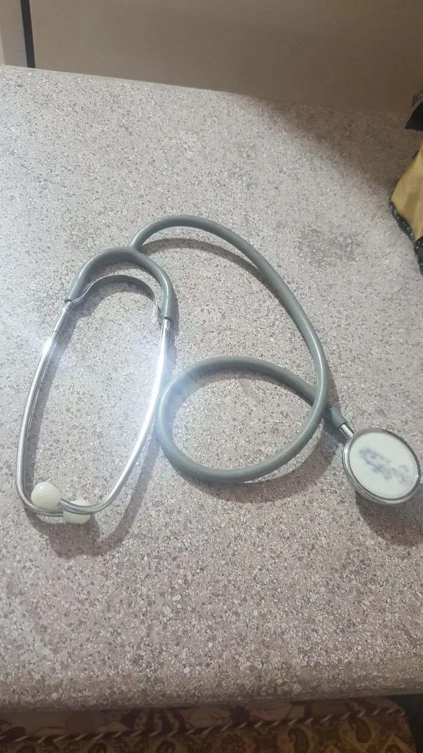 گوشی اصلی پزشکی ۲ عدد یکی آلمانی یکی ژاپن|آرایشی، بهداشتی، درمانی|سنندج, |دیوار