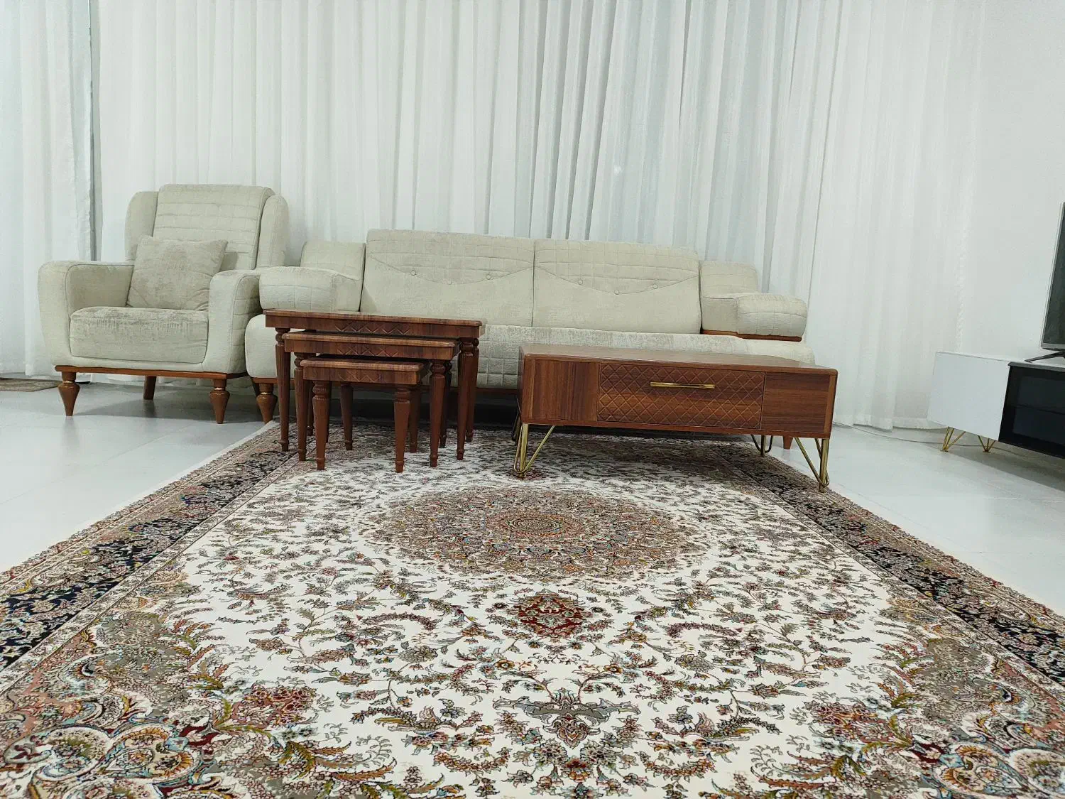 جلو مبلی|مبلمان خانگی و میز عسلی|ماکو, |دیوار