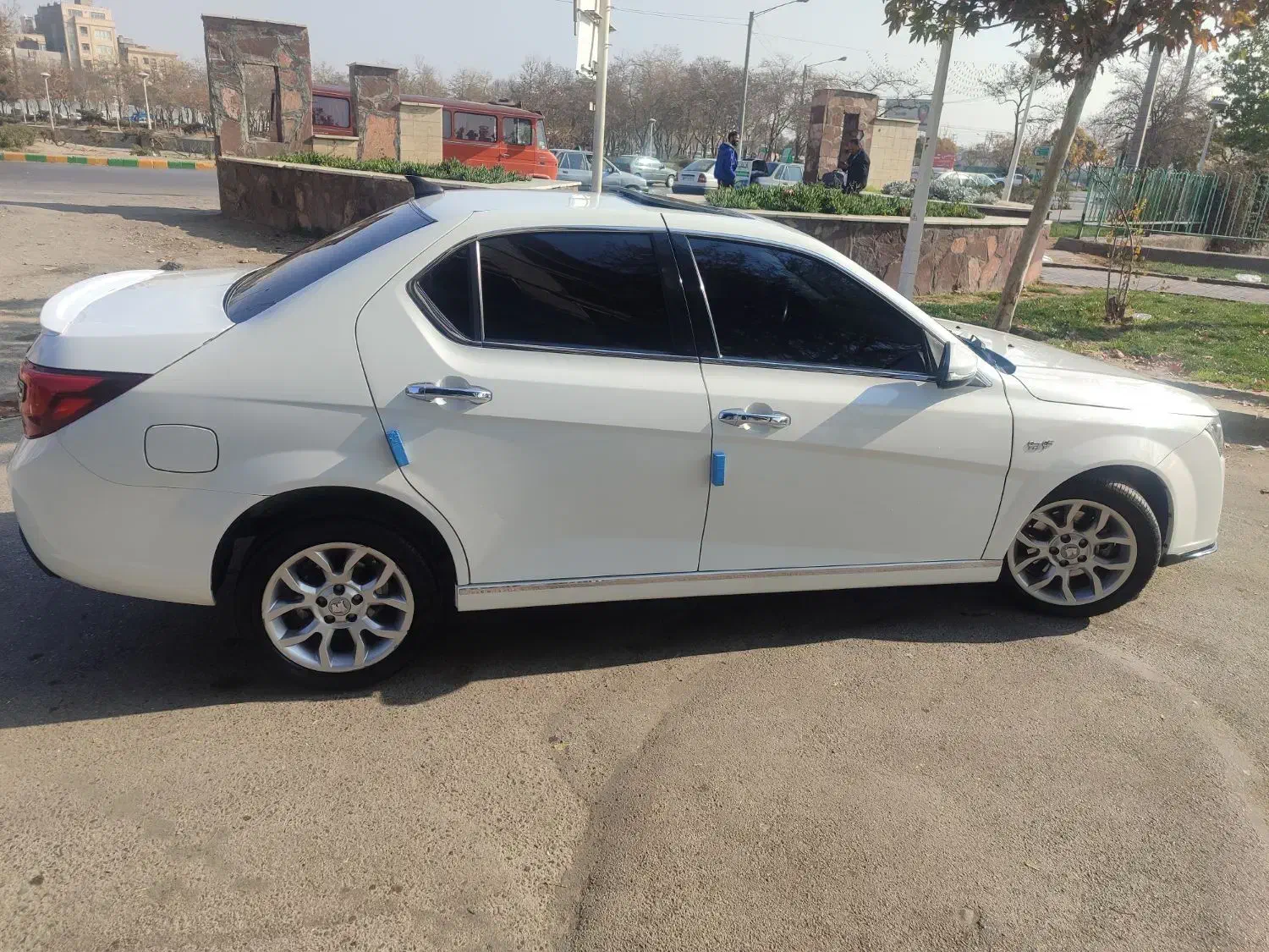 دنا پلاس فول آپشن اتومات ۴۰۳|خودرو سواری و وانت|مشهد, شهرک امام هادی (شهرک غرب)|دیوار