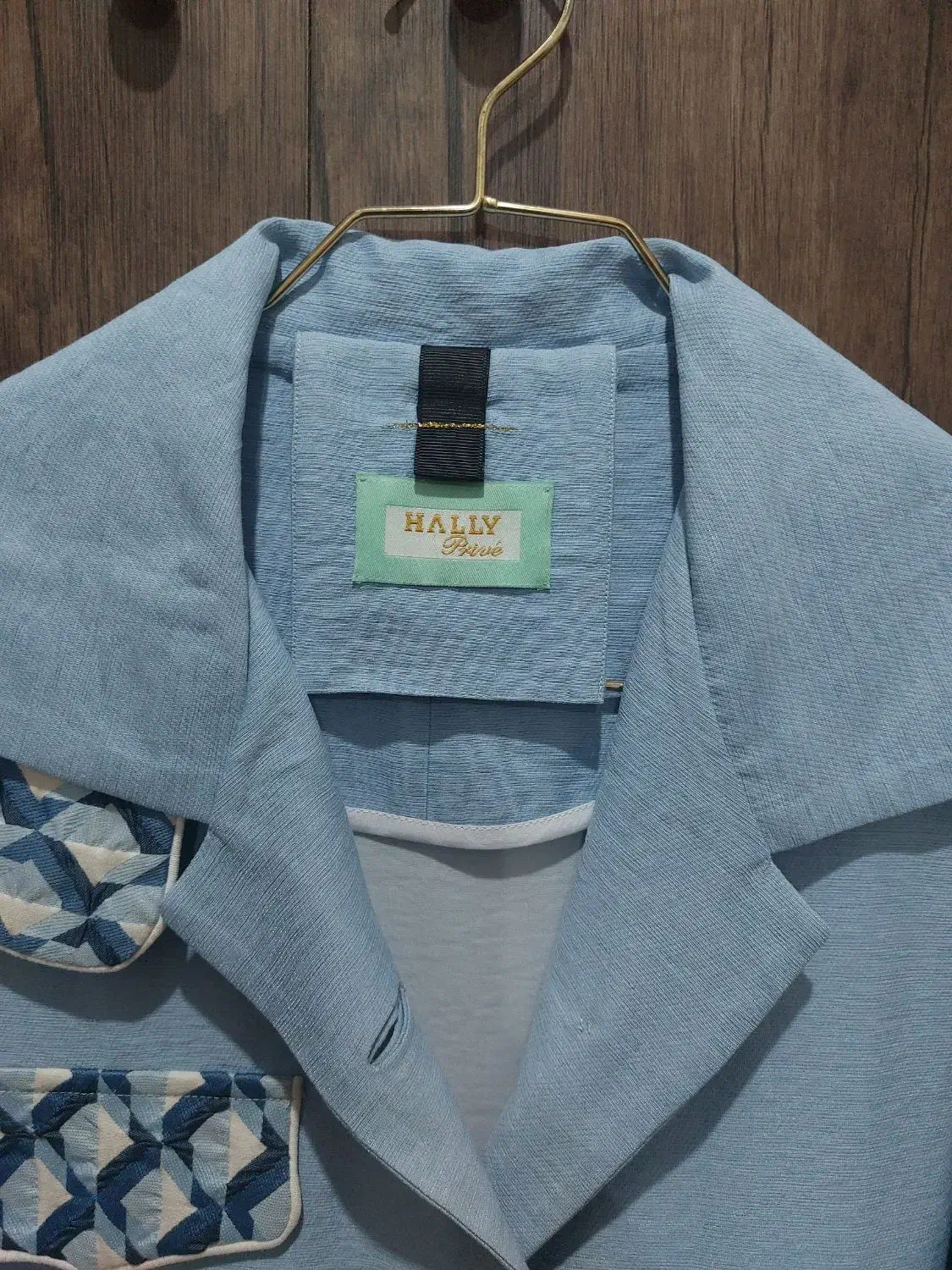 مانتو کتی|لباس|رشت, پیرسرا|دیوار