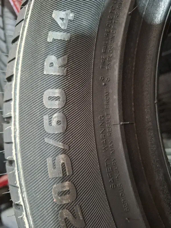 لاستیک ۲۰۵ پژو|قطعات یدکی و لوازم جانبی|شیراز, غدیر جنوبی|دیوار