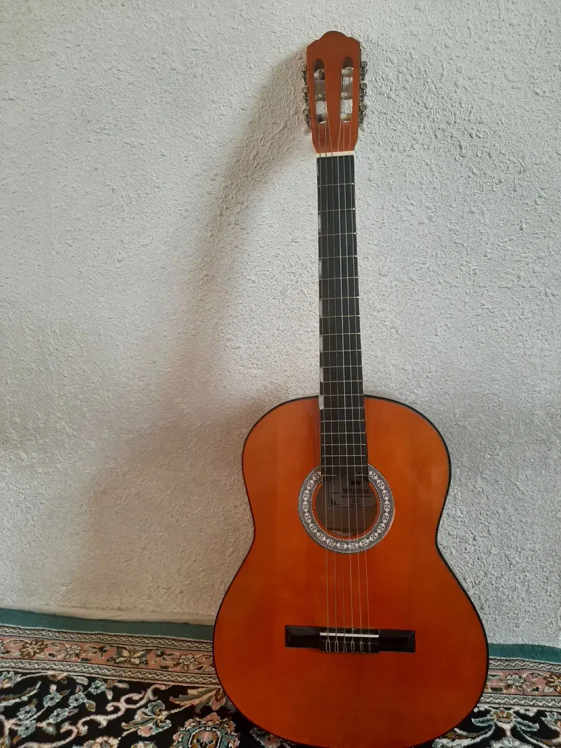 گیتار درجه یک خوش صدا|گیتار، بیس، امپلیفایر|اسلامآباد غرب, |دیوار