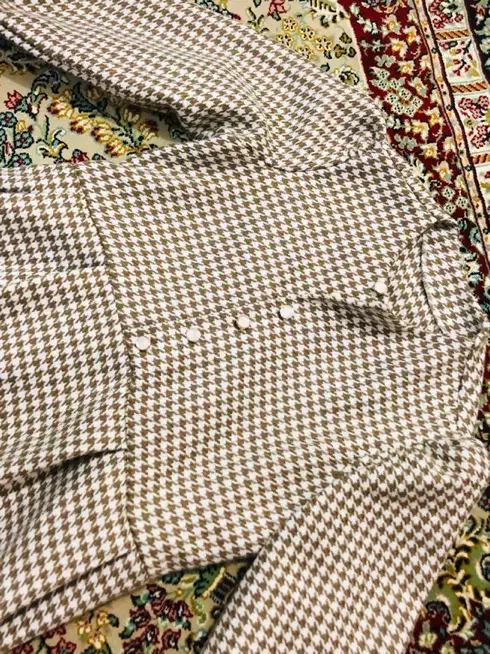 پیراهن پیچازی|لباس|لاهیجان, کوی زمانی|دیوار