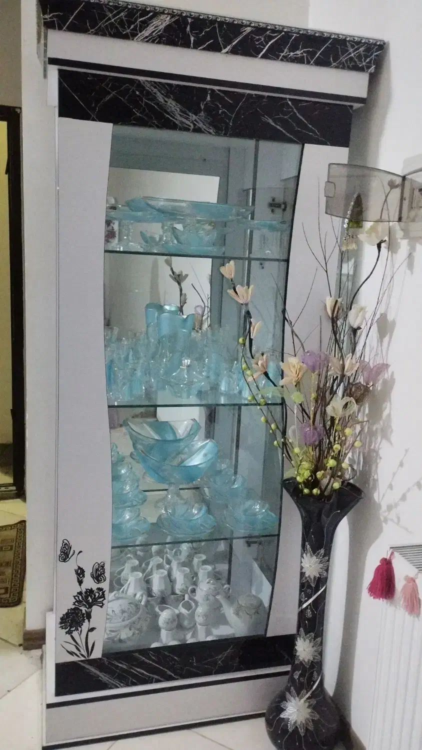 ویترین و زیر تلویزیون|بوفه، ویترین، کنسول|فولادشهر, C2|دیوار