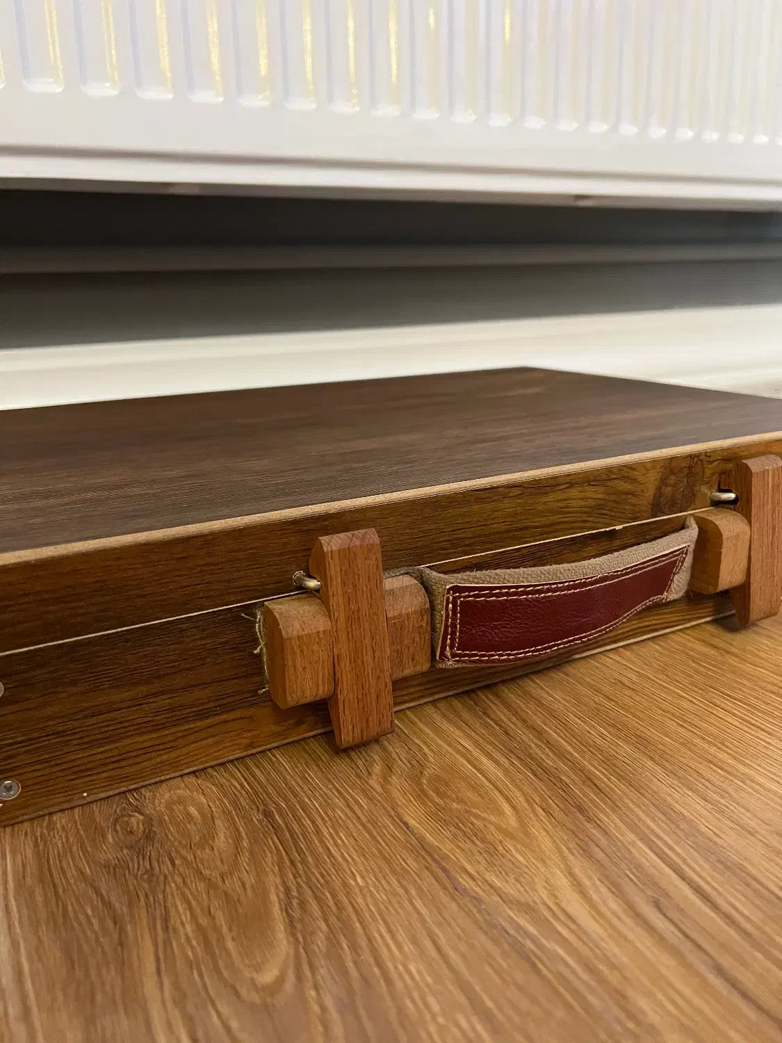 جعبه هنری|لوازم التحریر|میانه, |دیوار