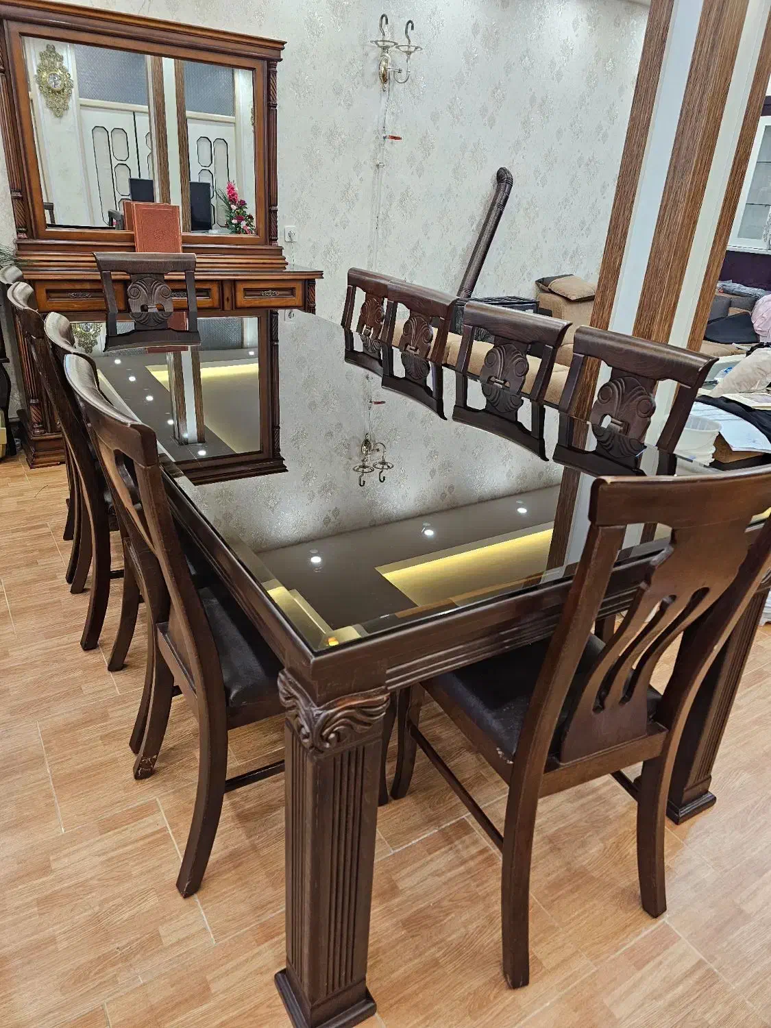 میز غذاخوری ۱۰ نفره و آینه کنسول در حد نو|میز و صندلی غذاخوری|ماکو, |دیوار