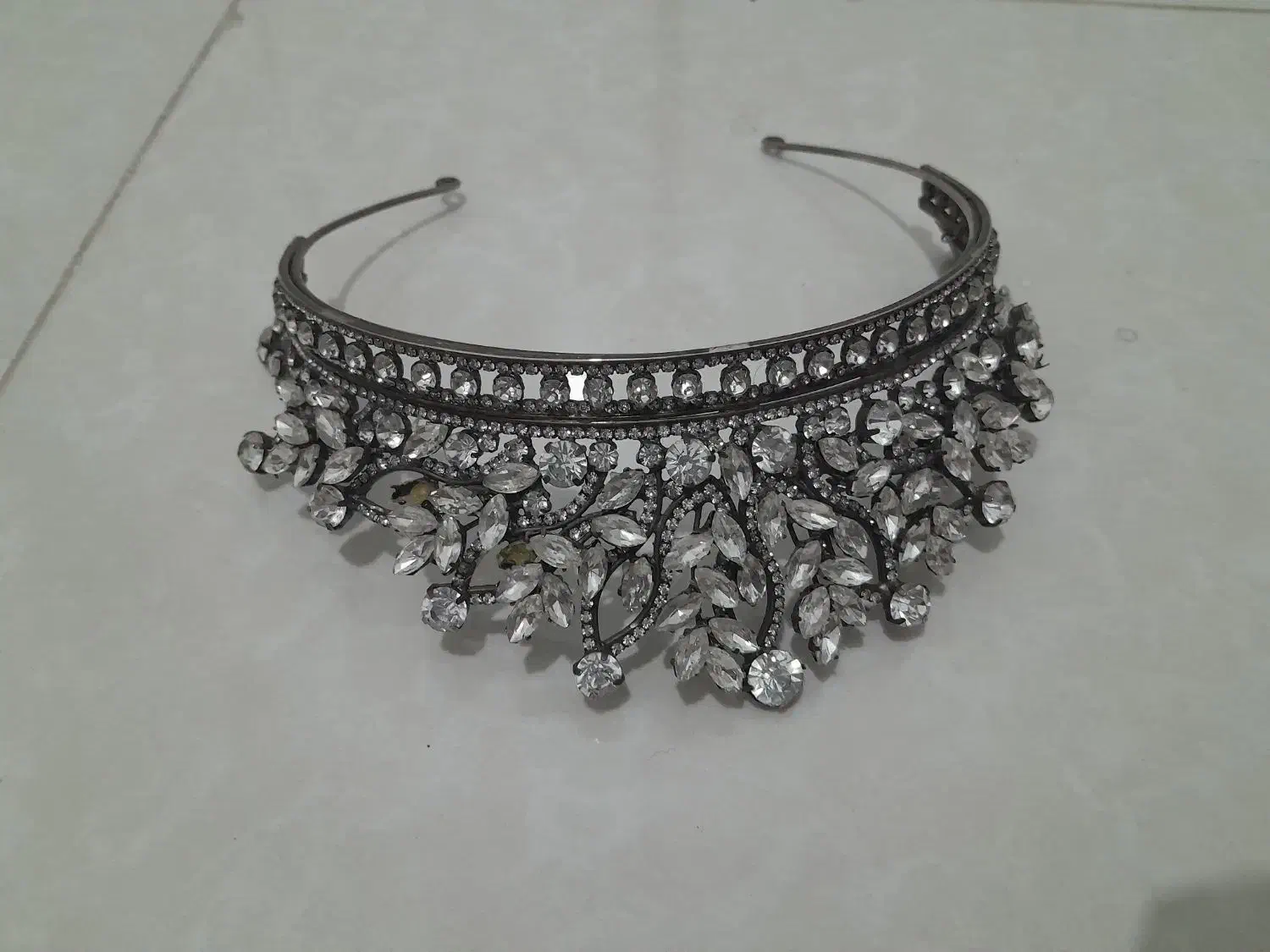 تاج عروس|بدلیجات|مشهد, کشف|دیوار