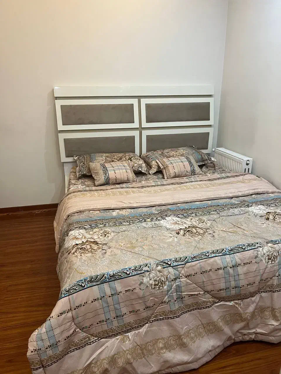 سرویس خواب دو نفره|تخت و سرویس خواب|اندیشه, شهرک صدف|دیوار