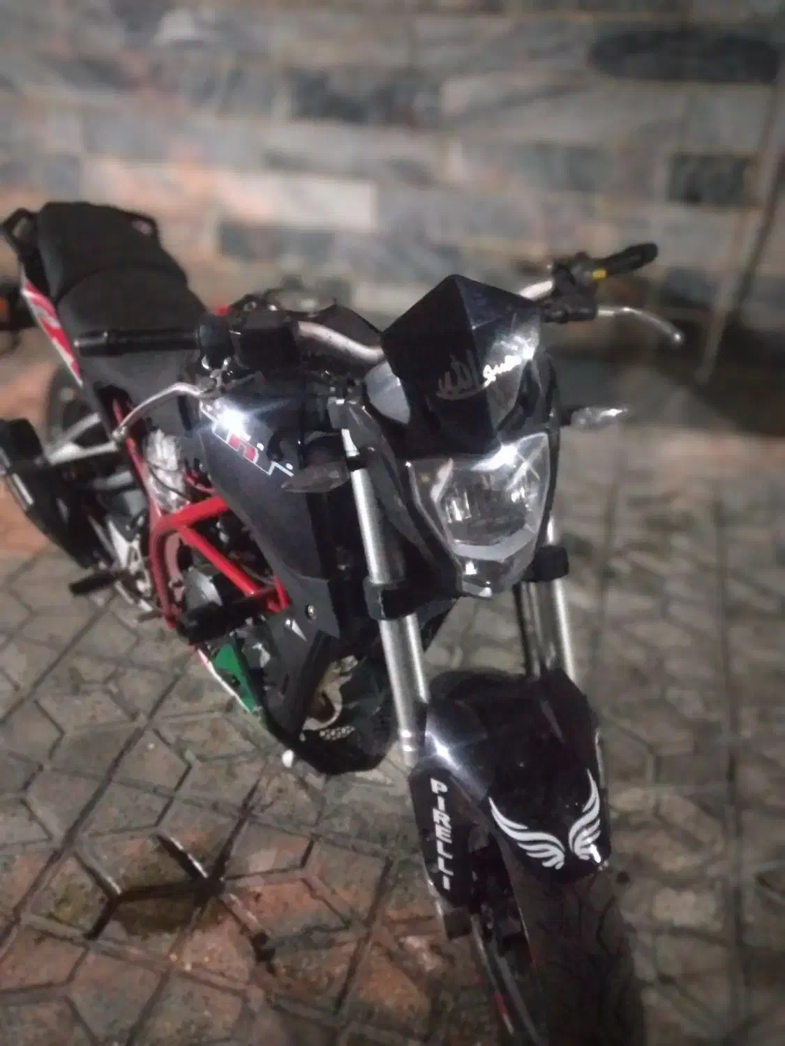 موتوربنلی۲۵۰تک سیلند|موتورسیکلت|بروجرد, |دیوار