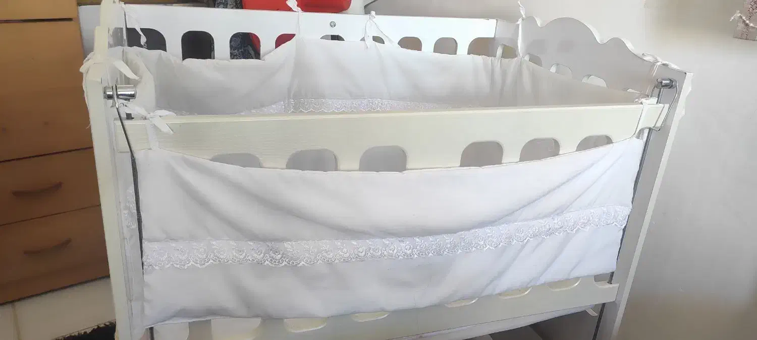 تخت نوزاد|اسباب و اثاث بچه|قشم, |دیوار