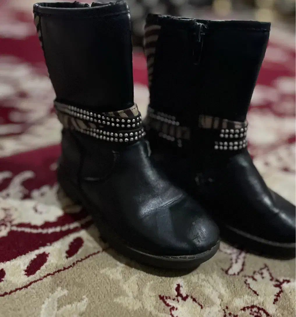 بوت دخترانه چرم سایز ۲۶|کفش و لباس بچه|قم, انسجام|دیوار