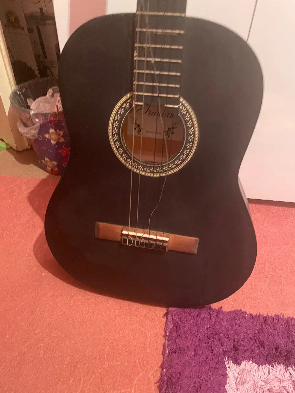 گیتار کلاسیک|گیتار، بیس، امپلیفایر|بومهن, |دیوار