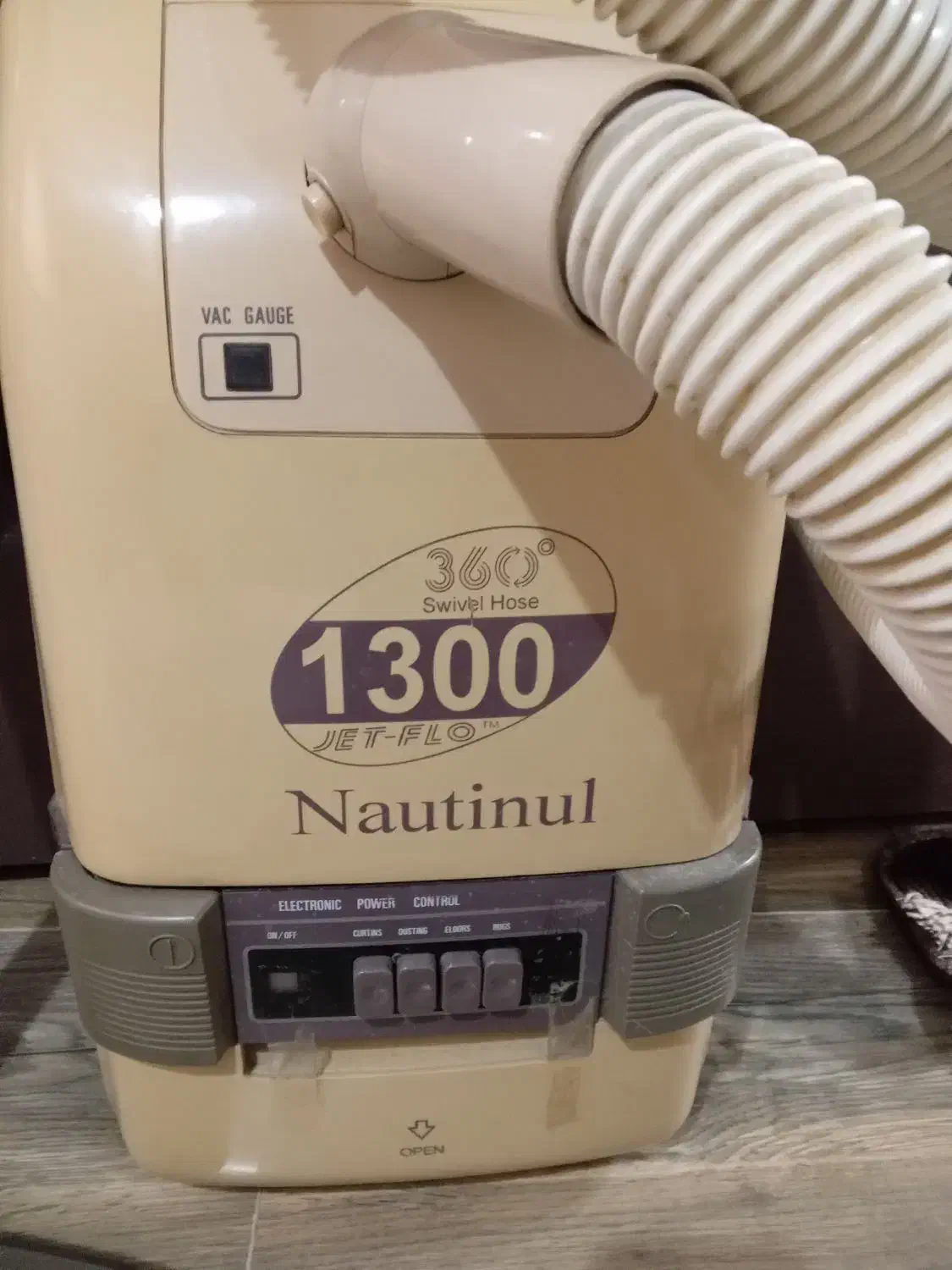 جارو برقی|جاروبرقی، جارو شارژی، بخارشو|رشت, گلزاران|دیوار