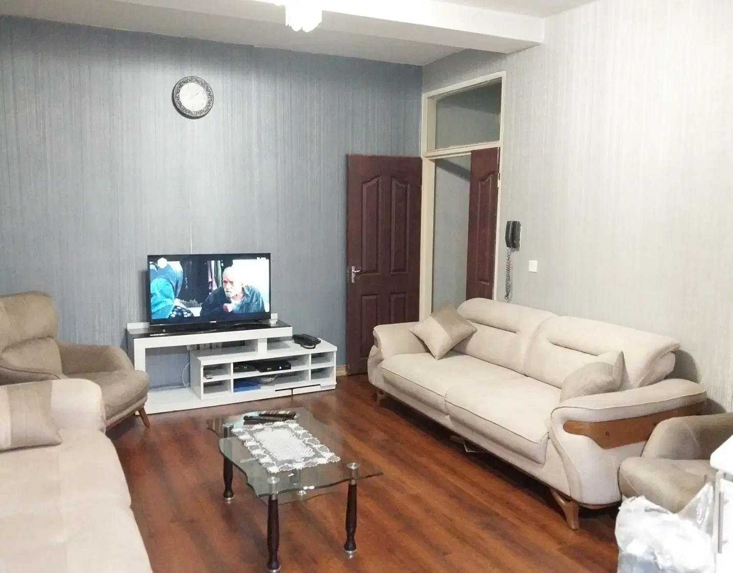 مبل چستر تخت شو مارک کالن|مبلمان خانگی و میز عسلی|تبریز, |دیوار