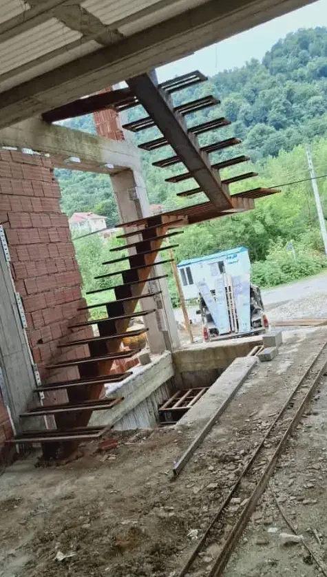 تولید پله های دکوراتیو|خدمات پیشه و مهارت|فومن, |دیوار