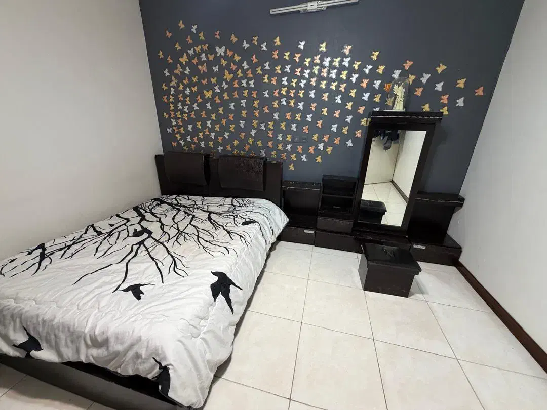 ست تخت دو نفره و آینه|سرویس روتختی|کرمان, |دیوار