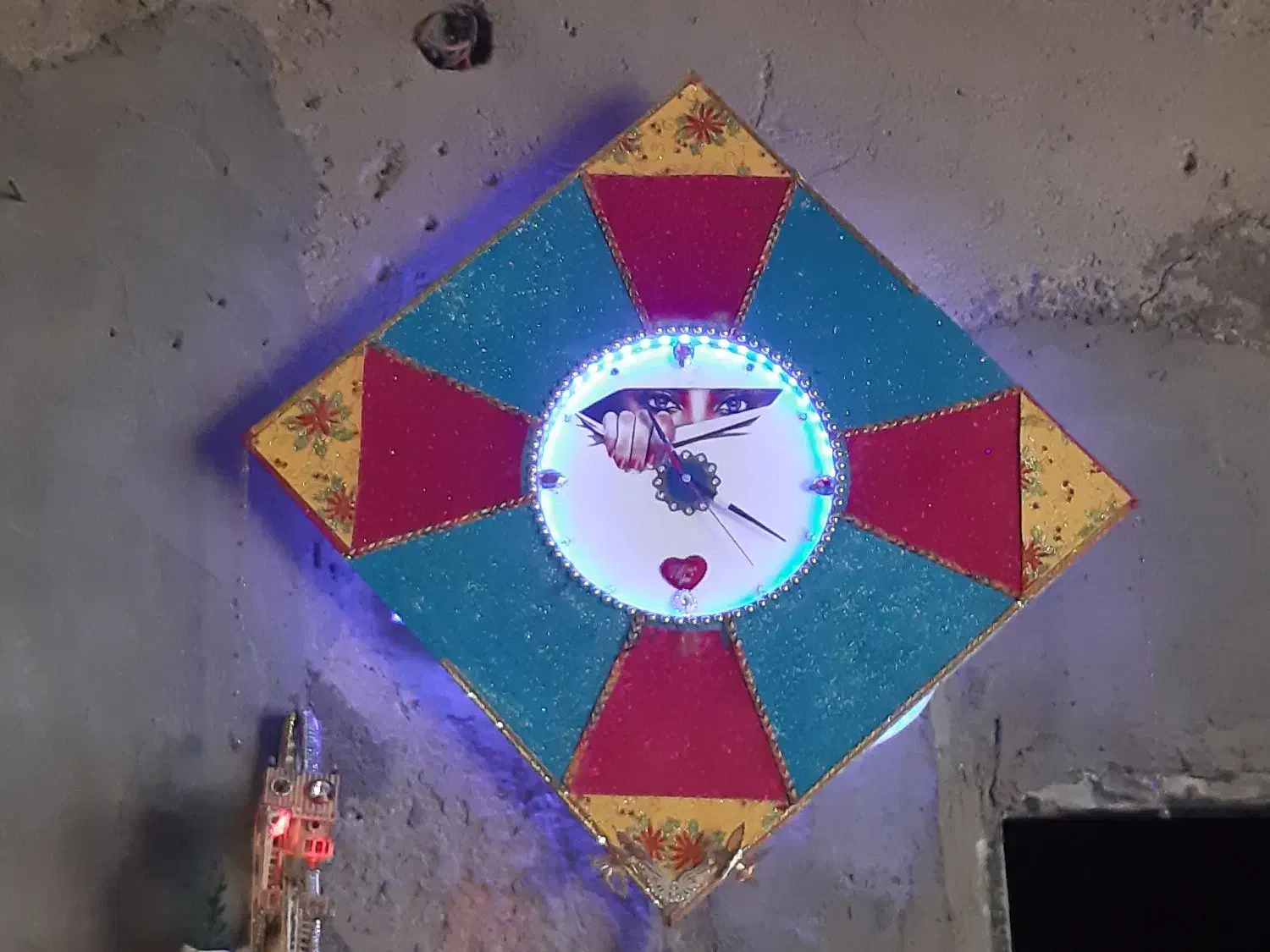 ساعت|ساعت دیواری و تزئینی|زهک, |دیوار