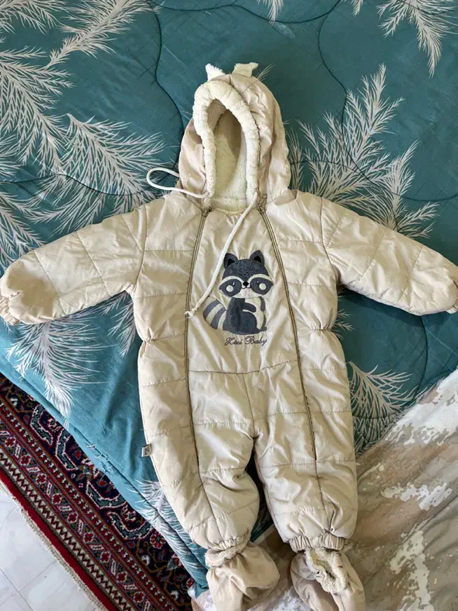 لباس های نوزادی و بچگانه کاملا نو و تمیز|کفش و لباس بچه|هشتگرد, فاز ۱ مهستان|دیوار