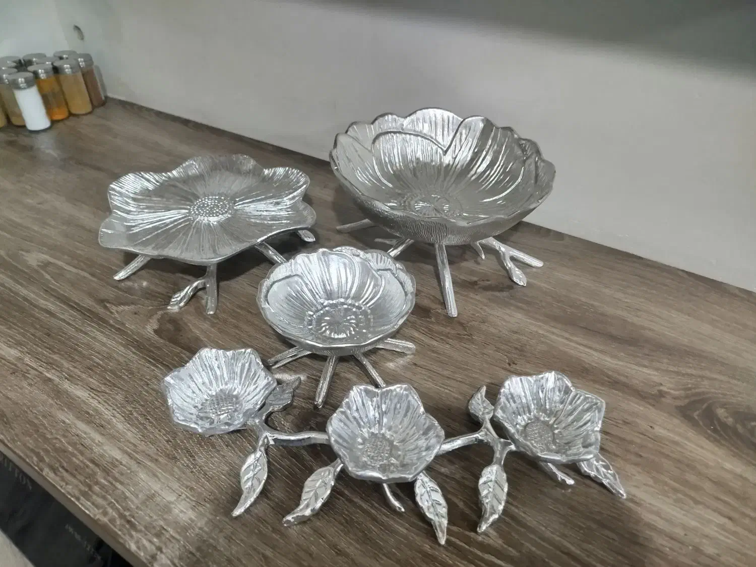 سرویس پذیرایی لوتوس|ظروف سرو و پذیرایی|آمل, |دیوار