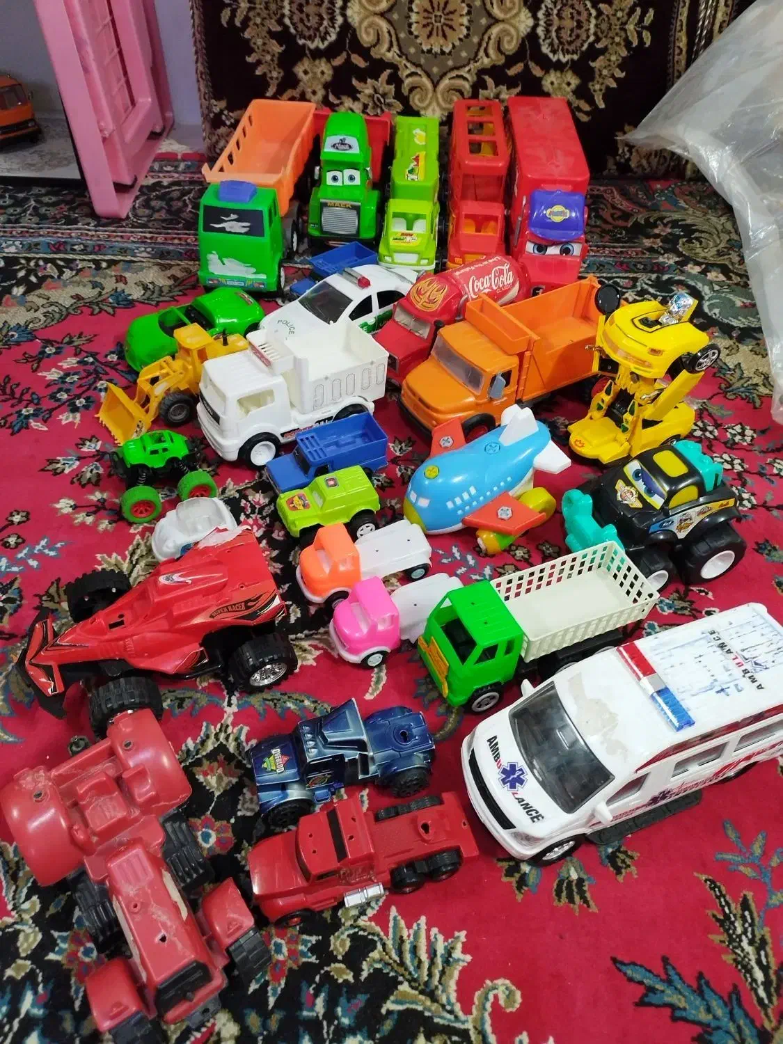 ماشین اسباب بازی|اسباب‌بازی بچه|بهار, |دیوار