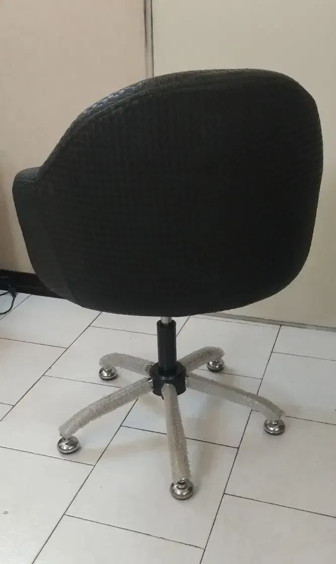 صندلی جکدار چرخون کپ|آرایشگاه و سالن‌های زیبایی|مشهد, نیروی هوایی|دیوار