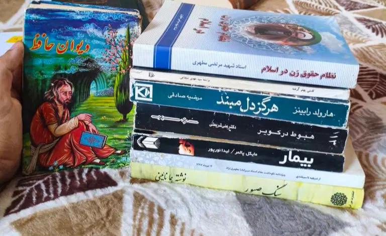 ۸ جلد کتاب|کتاب و مجله ادبی|دامغان, |دیوار