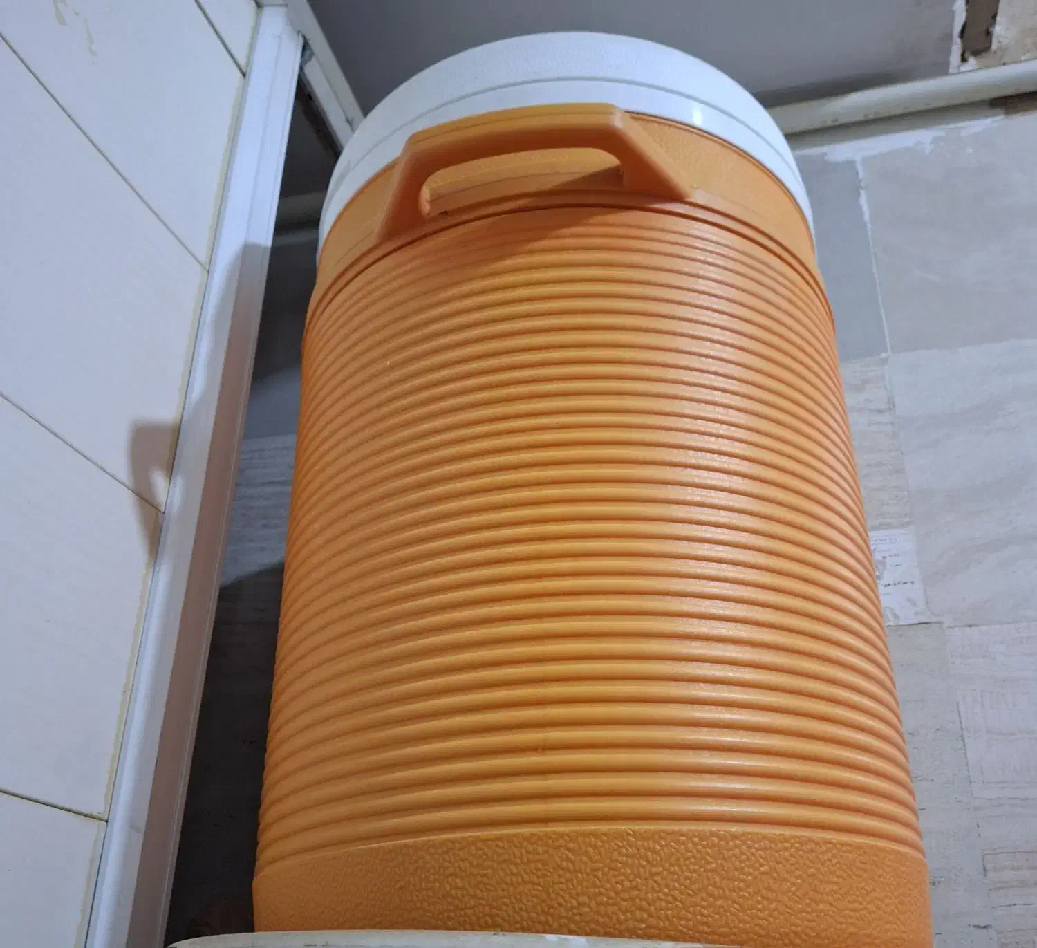 کلان اب|ظروف نگهدارنده، پلاستیکی، یکبارمصرف|کارون, |دیوار