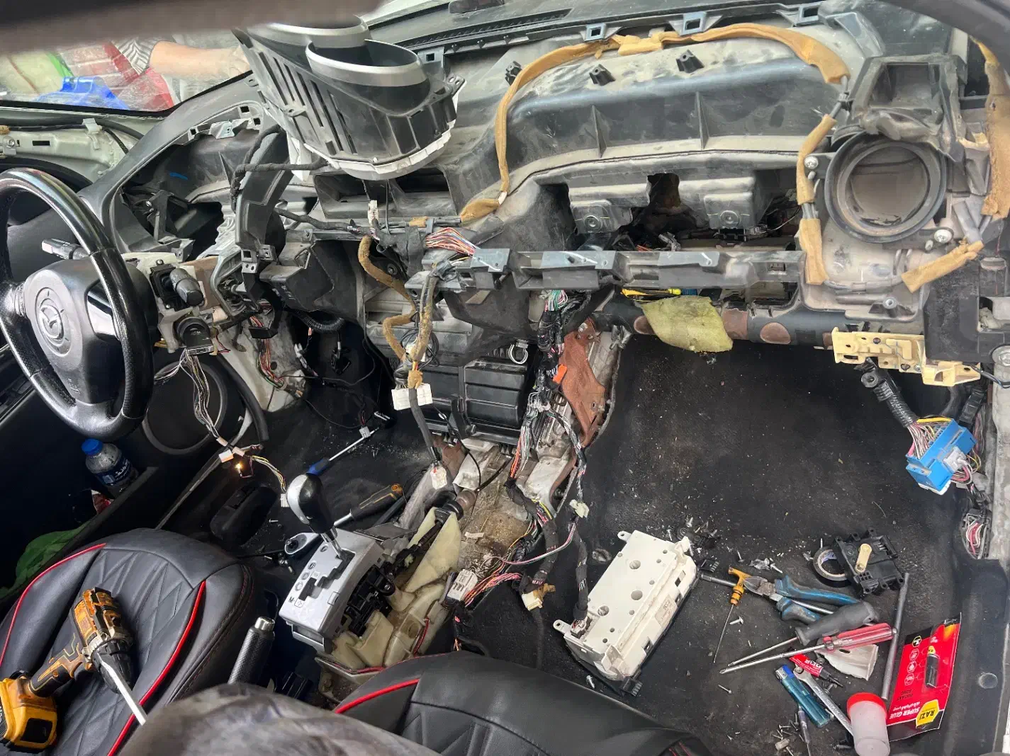 تعویض رادیاتور بخاری بدون نیاز به باز کردن داشبرد|خدمات موتور و ماشین|تهران, شهرک پاسداران|دیوار