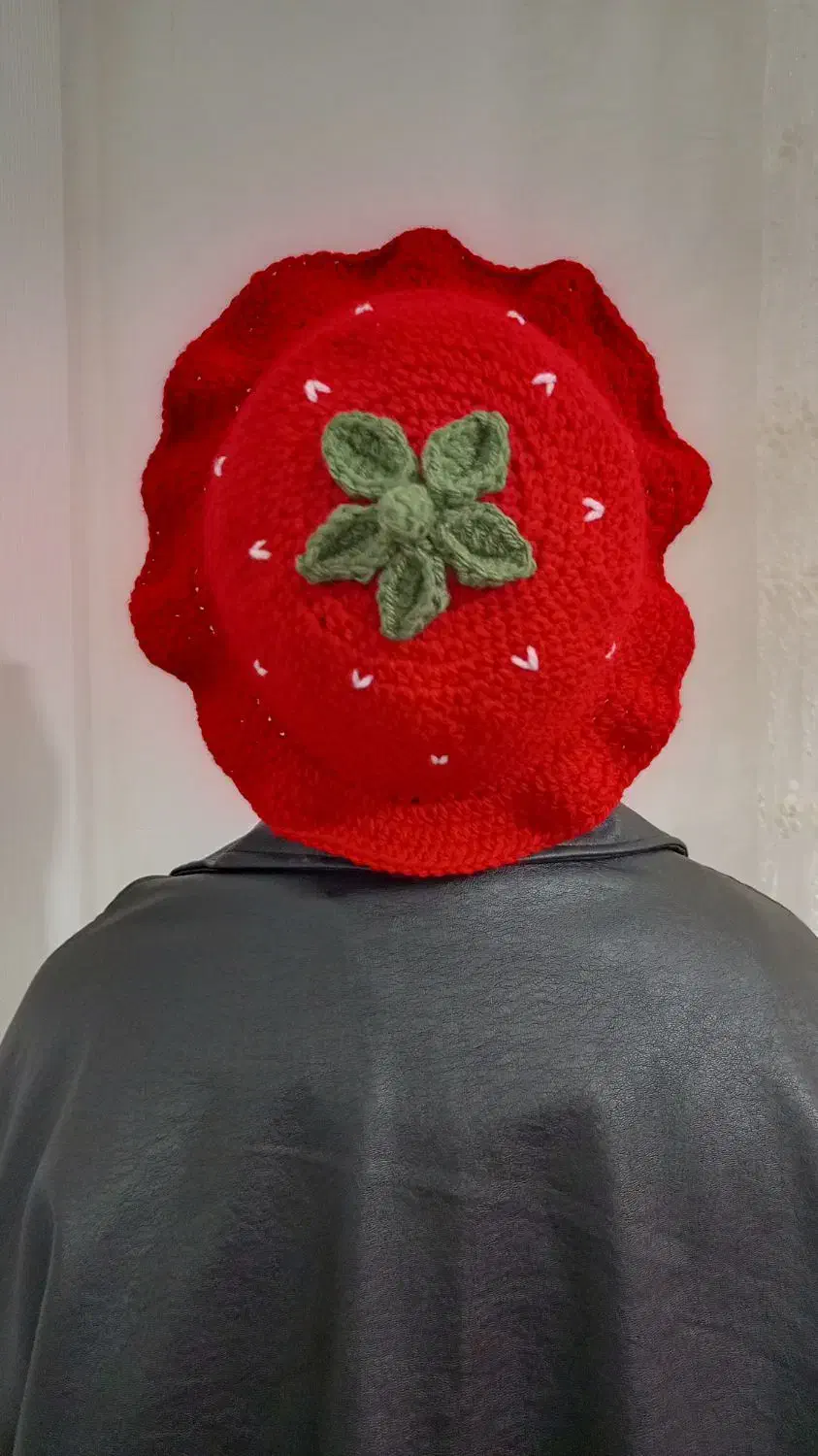 کلاه توت فرنگی|لباس|گرمسار, |دیوار