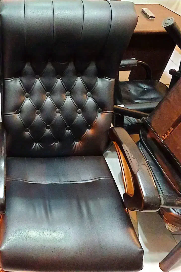 صندلی انتظار ومدیریت 8عدد|دفتر کار|لاهیجان, آهندان|دیوار