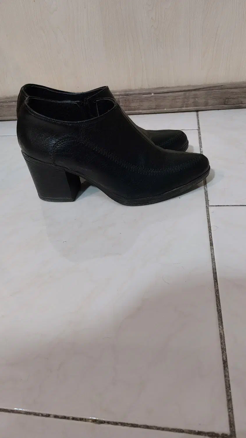 کفش کتونی39|کیف، کفش، کمربند|نهاوند, |دیوار